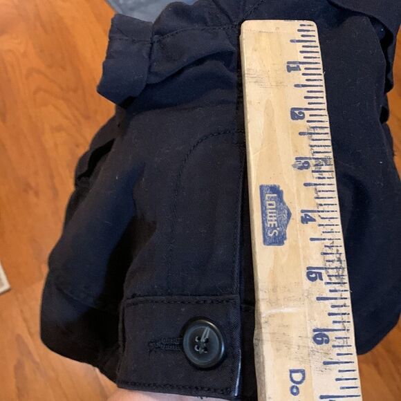 So Size 3 black cuffed short shorts.  Front Operable pockets/back faux pockets - Picture 4 of 7